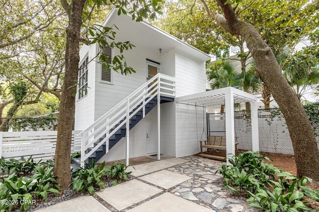 Building Photo - 2979 S County Hwy 395