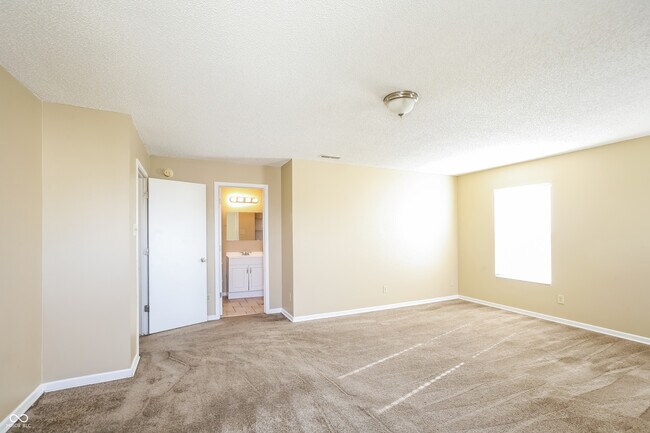 Building Photo - 913 Harbon Dr