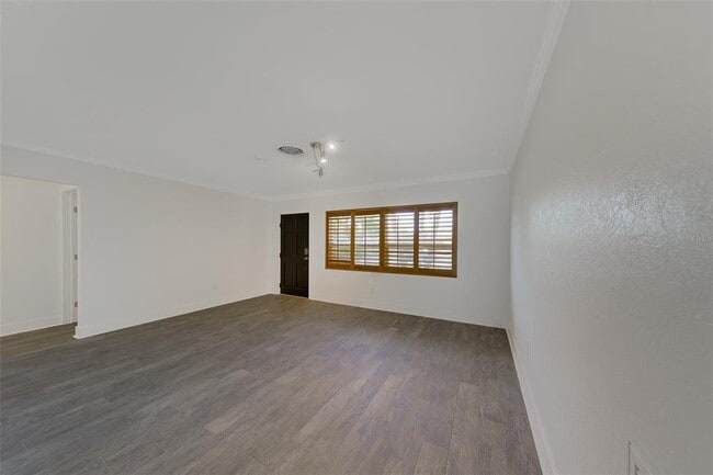 Building Photo - 315 82nd Ave