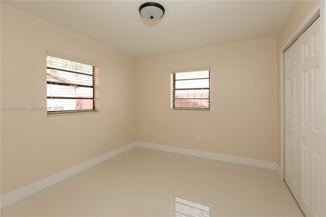 Building Photo - 3832 SW 89th Ct