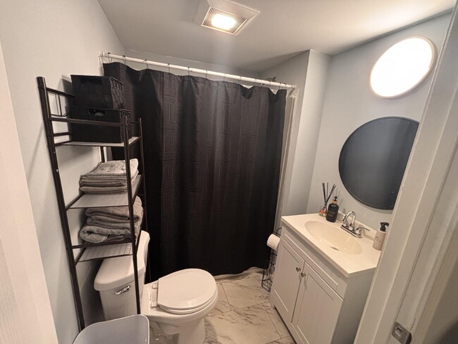 Building Photo - Walk everywhere - Charming Fully Furnished Studio Loft in the Heart of Bath, Maine!