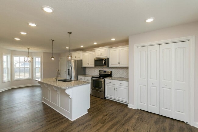 Building Photo - What a kitchen.