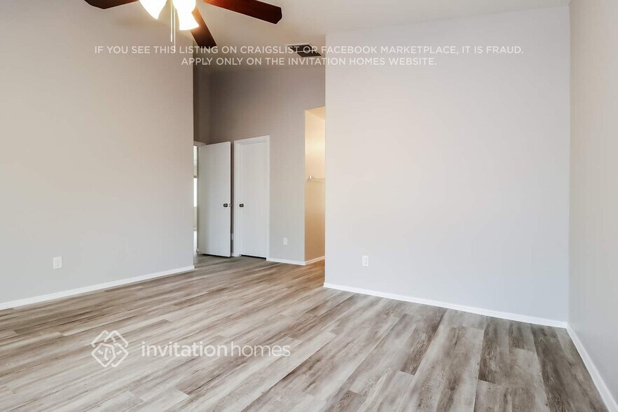 Building Photo - 25586 W St Catherine Ave