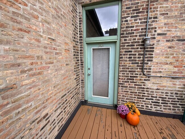 Front door - 1701 N Damen Ave