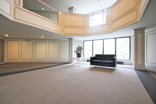 Building Photo - 85 Brainerd Rd
