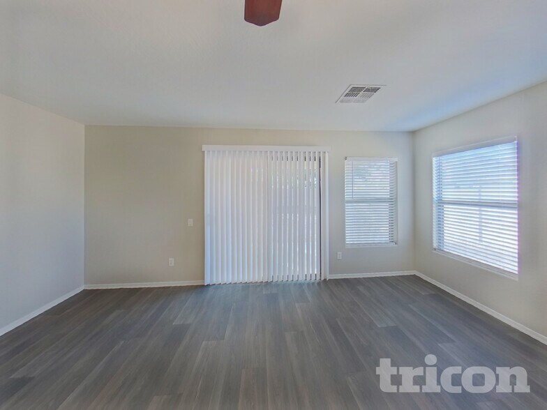 Building Photo - 43683 W Arizona Ave