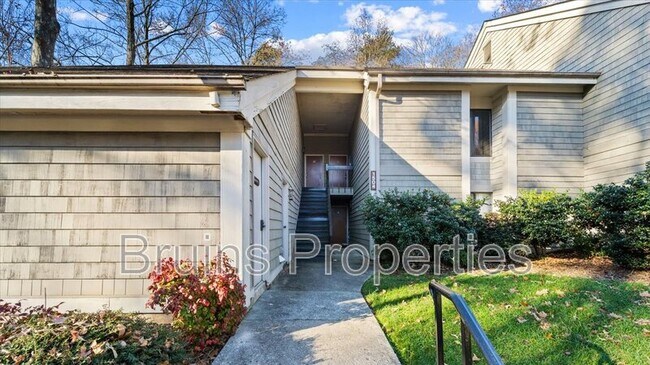 Building Photo - 1504 Benjamin Pkwy