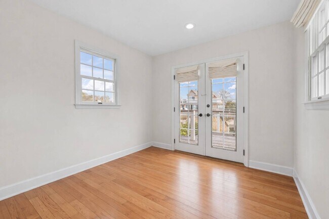 Building Photo - 7 Whiting Rd