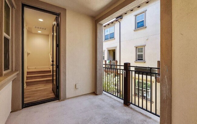 Building Photo - 908 Slate St
