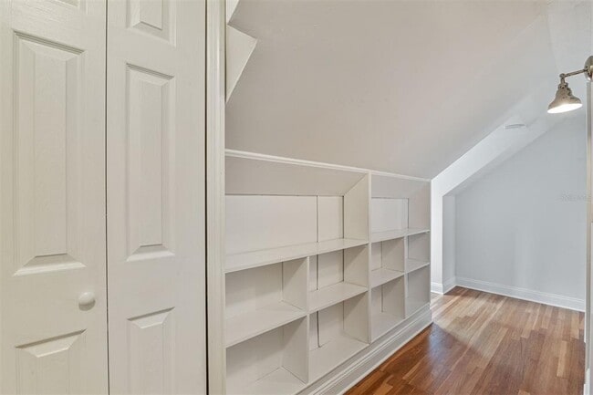 Building Photo - 2506 SW 9th Dr