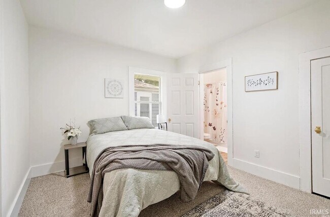 Building Photo - 515 W Jackson St