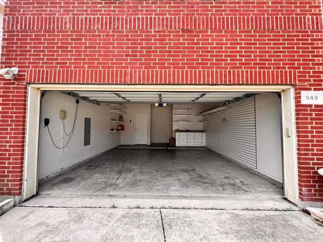 Building Photo - 949 Green Pond Dr