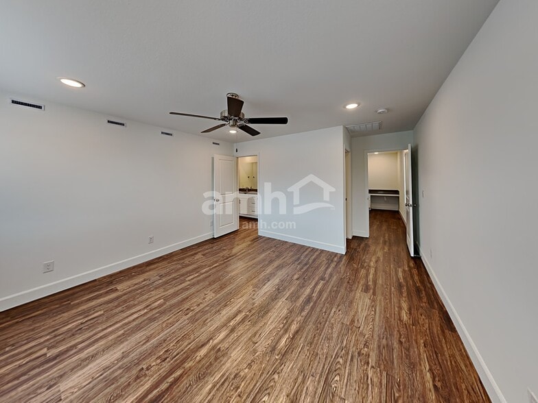 Building Photo - 9142 Crocker Pt Ct