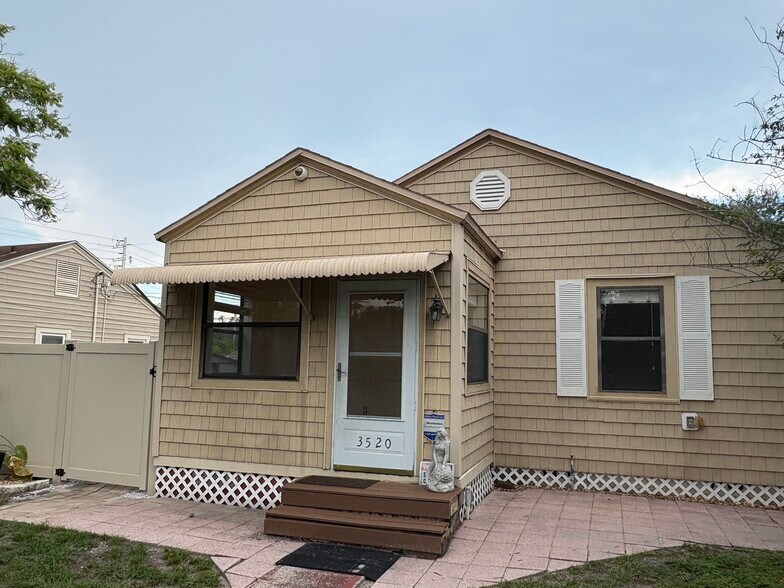Building Photo - 3520 3rd Ave N