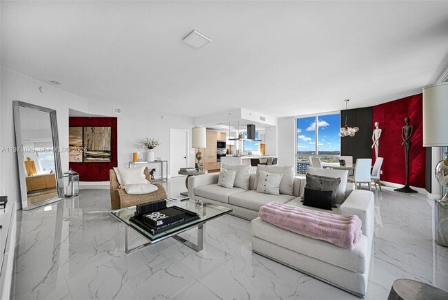 Building Photo - 17111 Biscayne Blvd