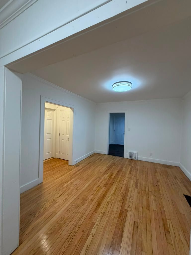 Building Photo - 426 N Carroll Ave
