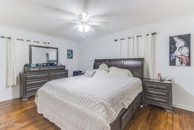 Building Photo - 15305 Northwood Dr