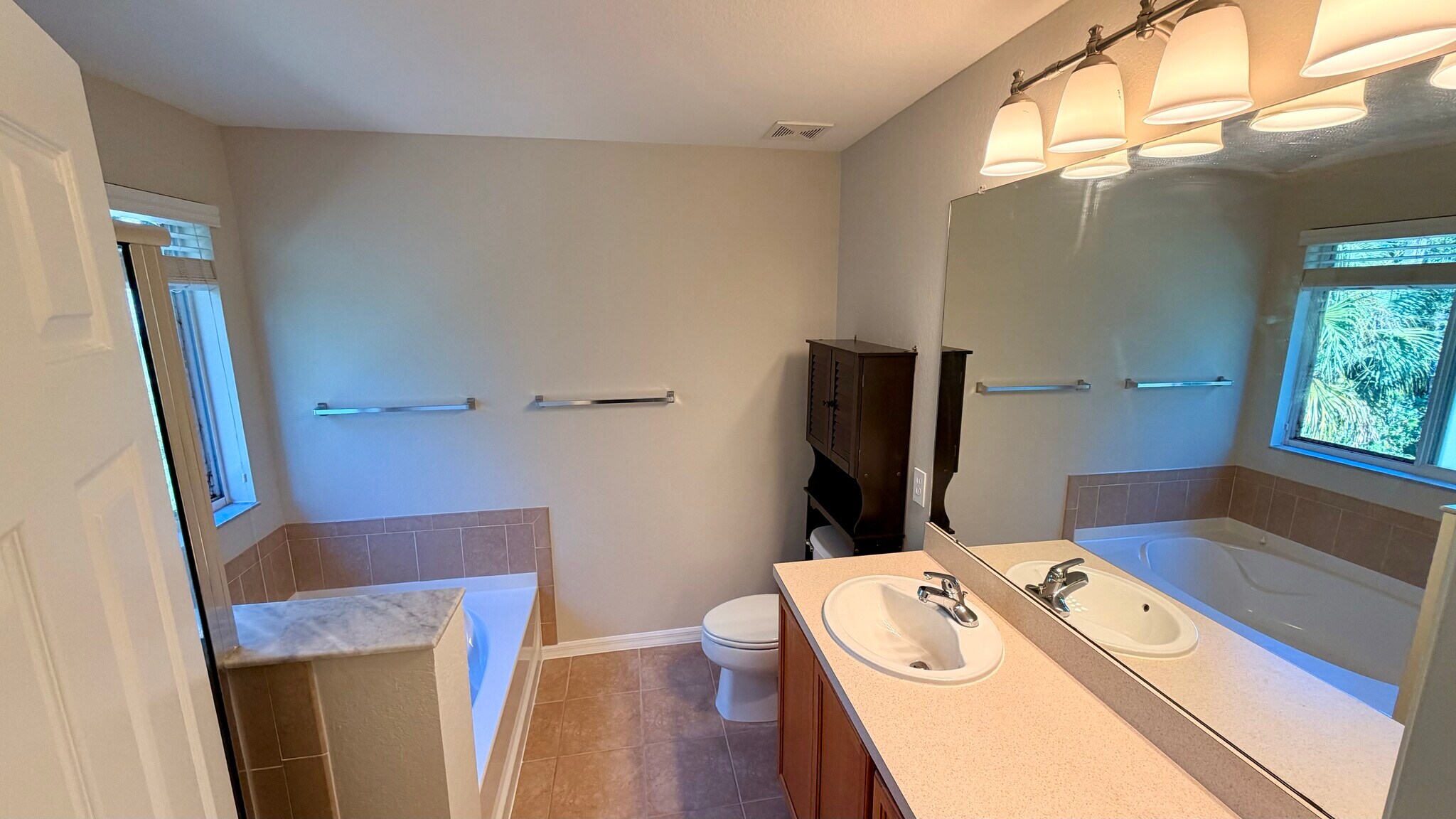 Main bathroom - 15141 Piping Plover Ct