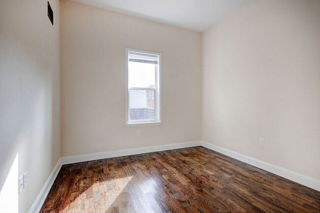 Building Photo - Make this your home today! Come rent with ...