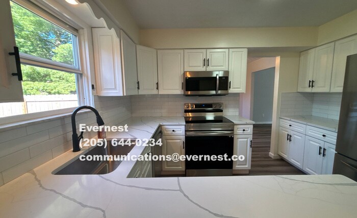 Building Photo - 6642 Glacier Ave