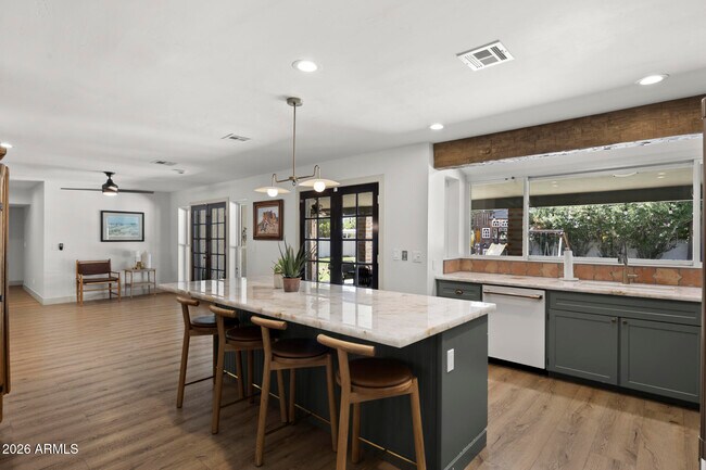 Building Photo - 5449 E Larkspur Dr