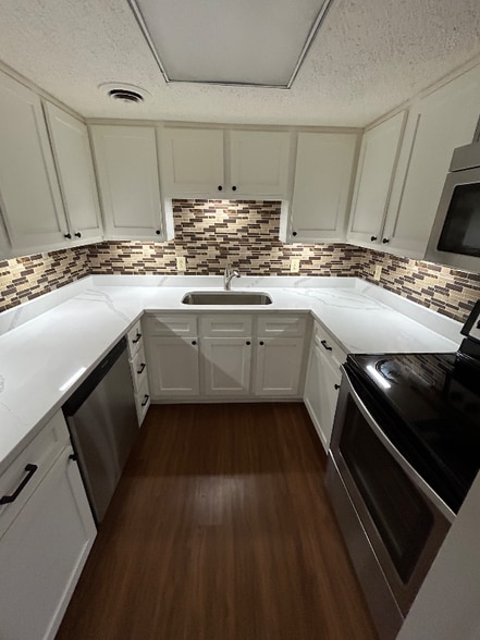 Primary Photo - 21 Vaughns Gap Rd