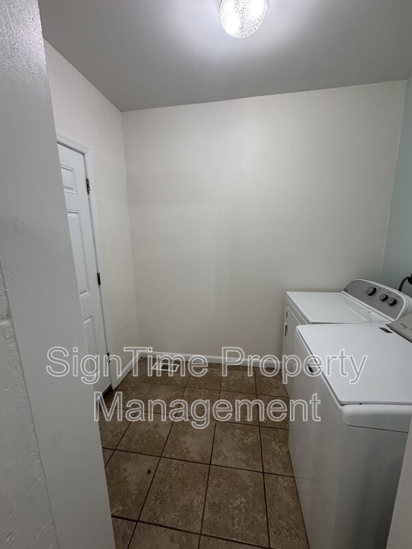 Building Photo - 40-42 East Franklin Street - 1