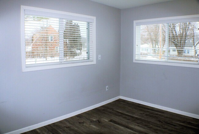 Building Photo - $1,750 | 3 Bedroom, 1 Bathroom Ground Floor Duplex | No Pets | Available for August 1st, 2026 Mov...