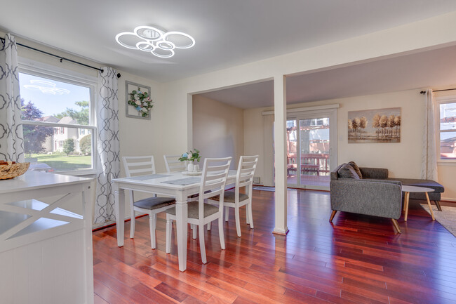 Dining Room - 3030 Ellenwood Dr