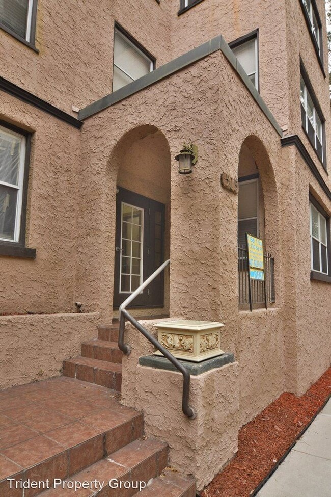 Primary Photo - 515 E Pine St