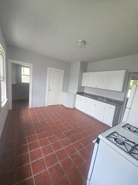 Building Photo - 309 Cooke St