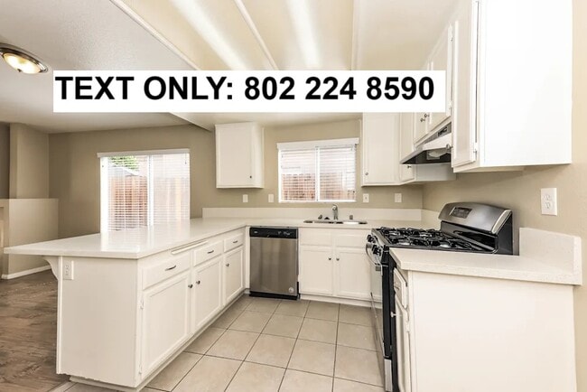 Building Photo - 39715 Sunrose Dr