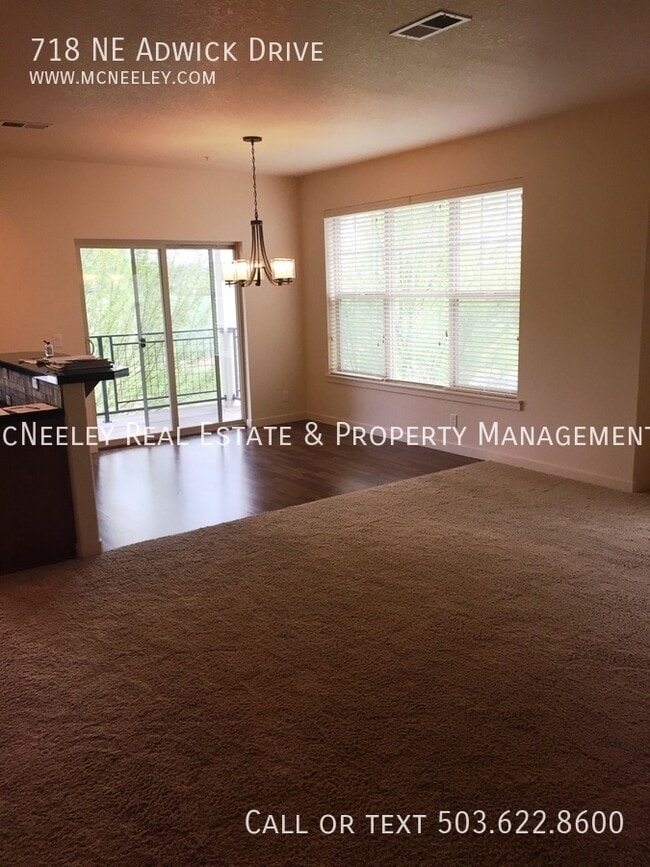Building Photo - 718 NE Adwick Dr