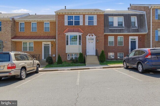 Building Photo - 46601 Carriage Ct