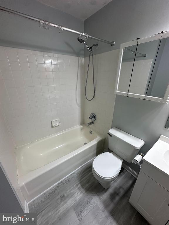 Building Photo - 104 Peridot Pl