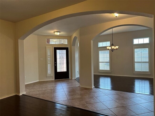 Building Photo - 1707 Magnolia Lake Ln