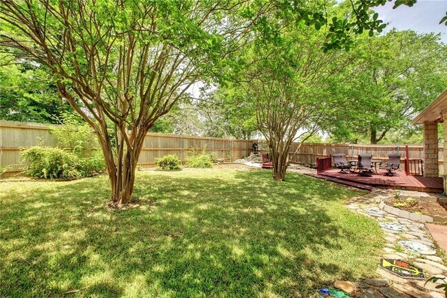 Building Photo - 1801 Hickory Ridge Cove