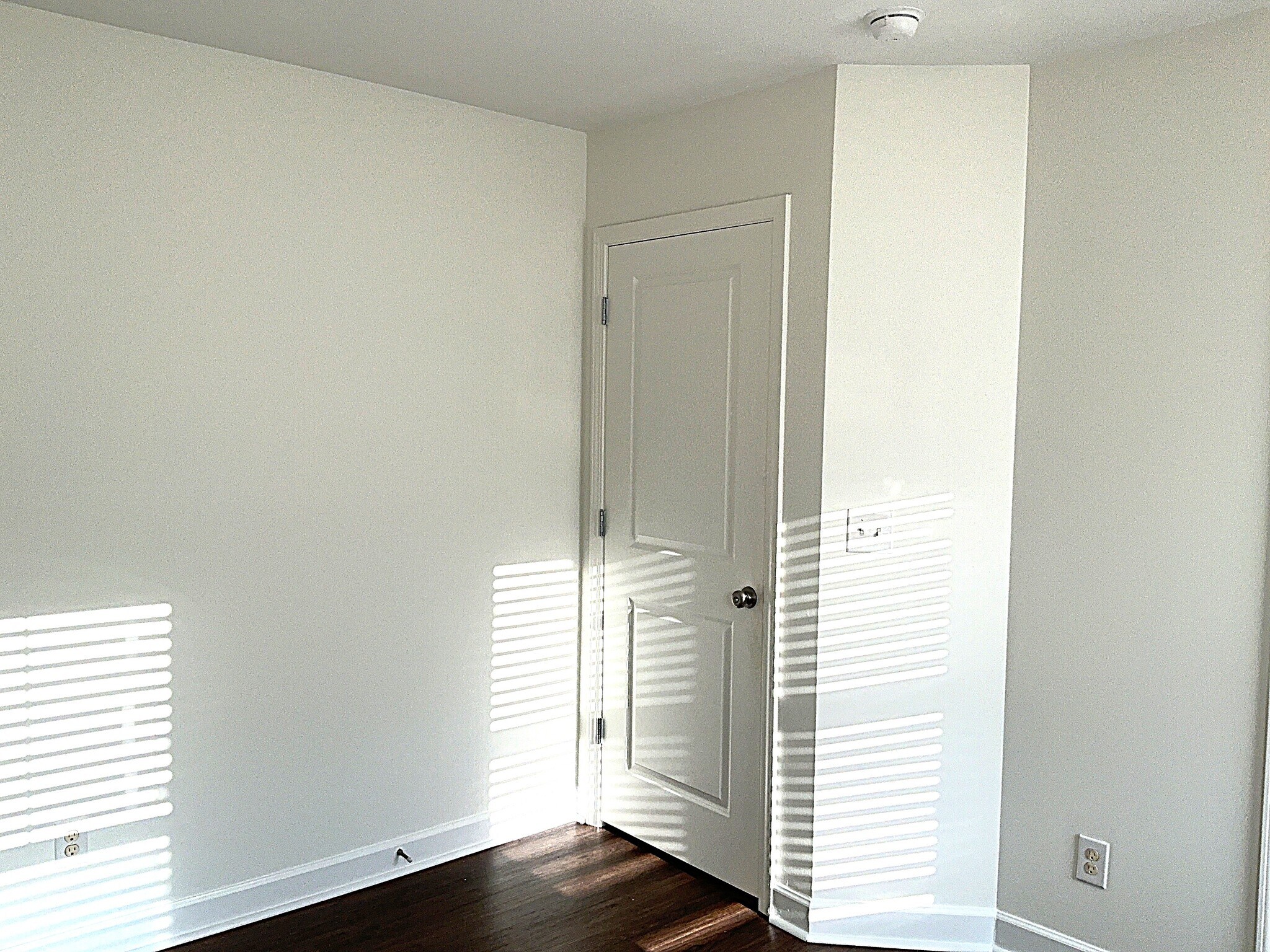 Building Photo - 10 Thornbury Dr