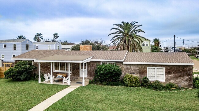 Building Photo - 343 Oleander St