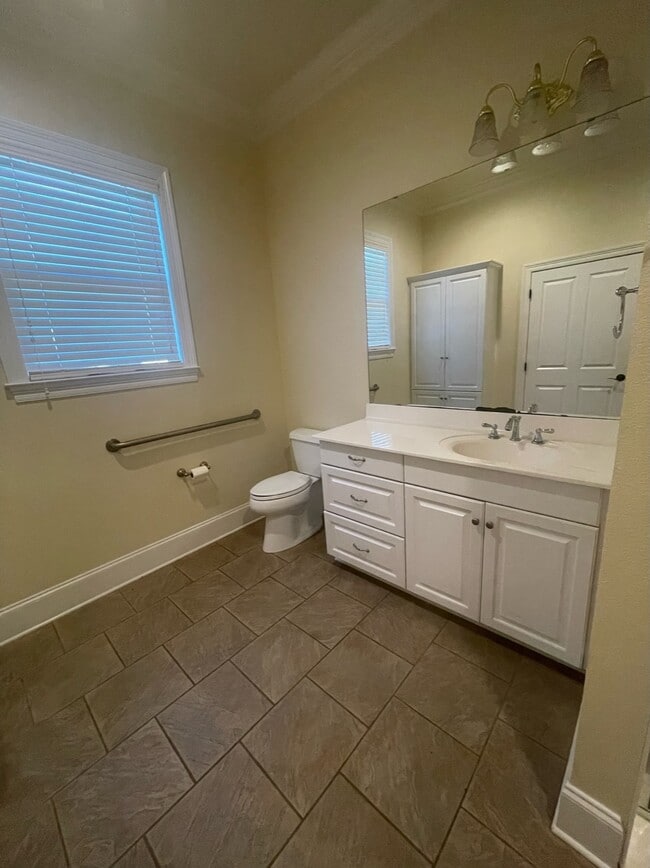 Building Photo - 1200 E Main St