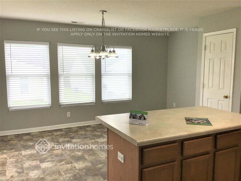 Building Photo - 1136 Tellis Dr