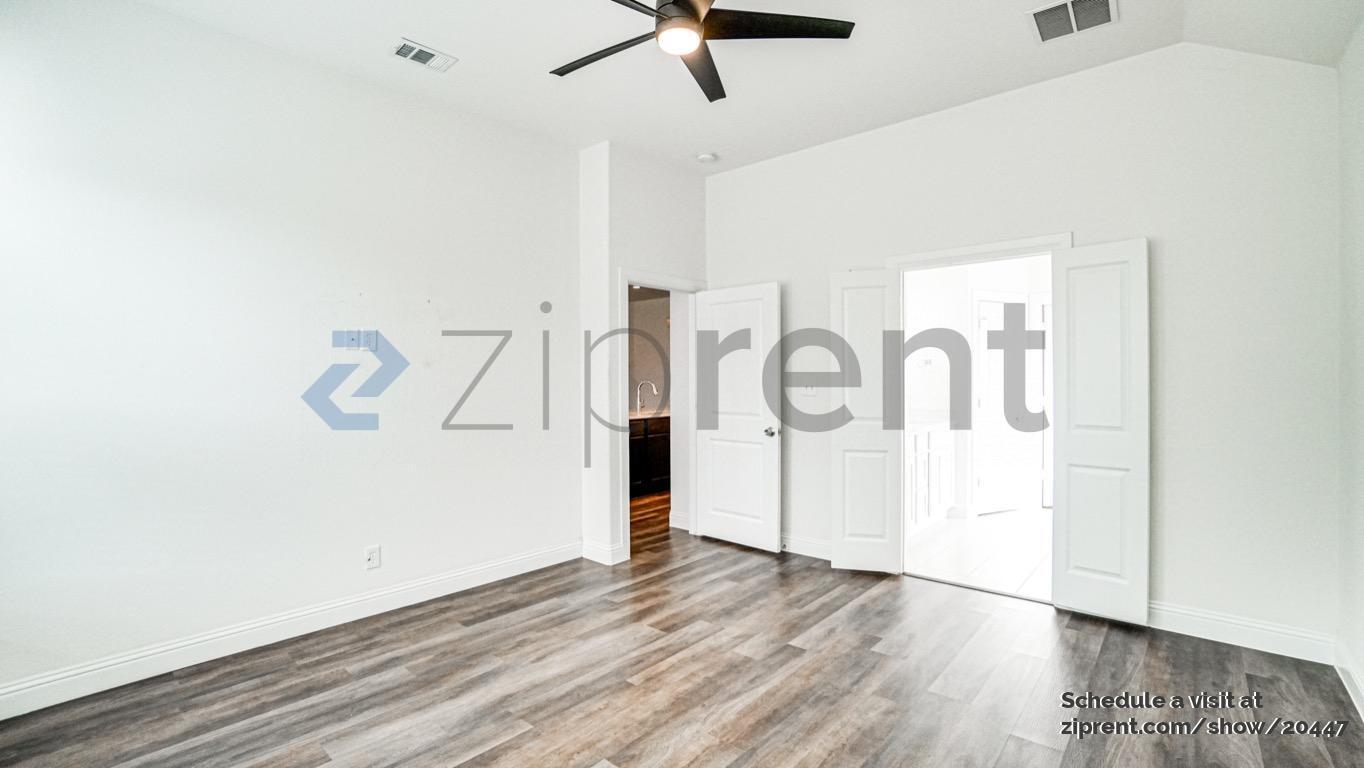 Building Photo - 631 Gould St