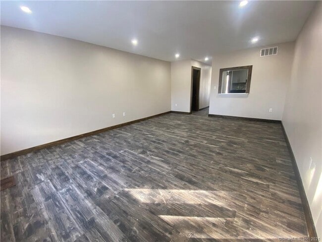 Building Photo - 715 Frenchtown Rd