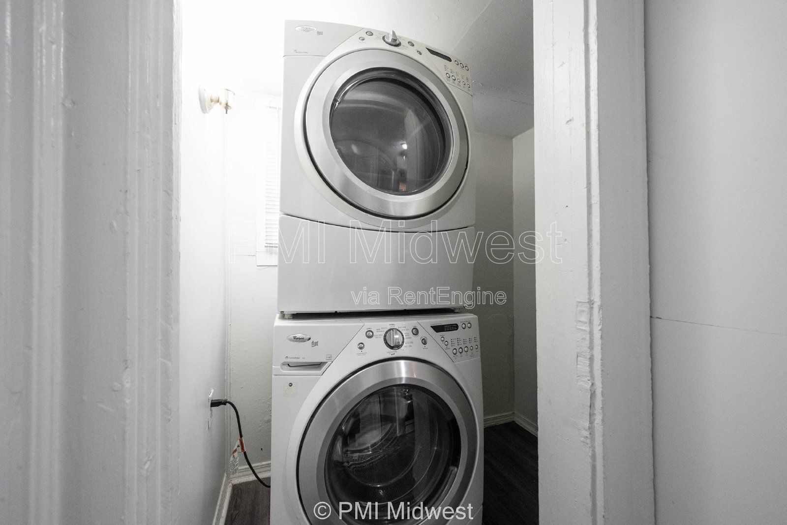 Building Photo - 944 E Minnesota St