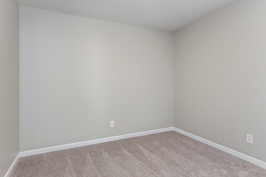 Building Photo - 3 Sherbourne Ct