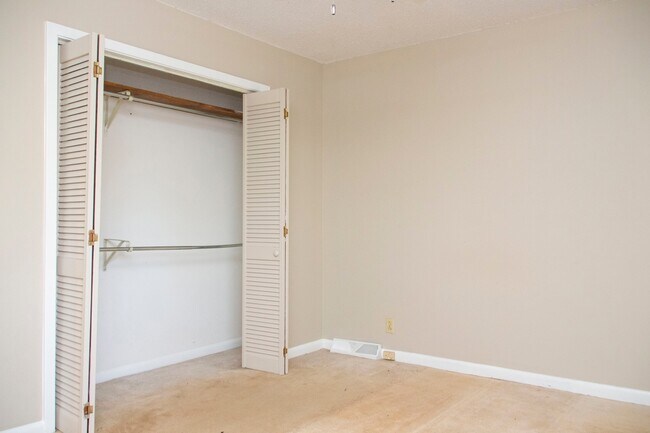 Building Photo - Heart of Madison City! Madison City Schools!