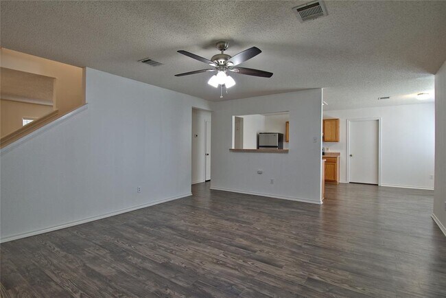 Building Photo - 1107 Thorn Creek Pl