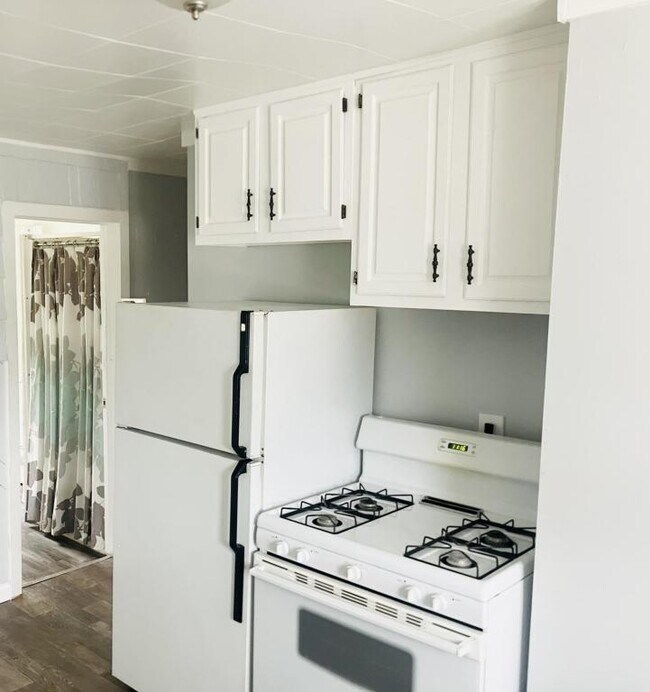 Building Photo - 292 Mill St