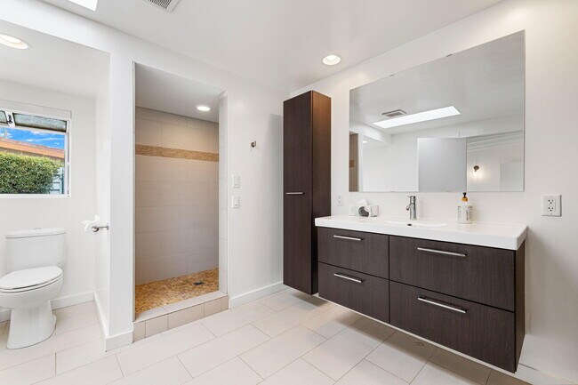 Building Photo - 45720 Abronia Trail