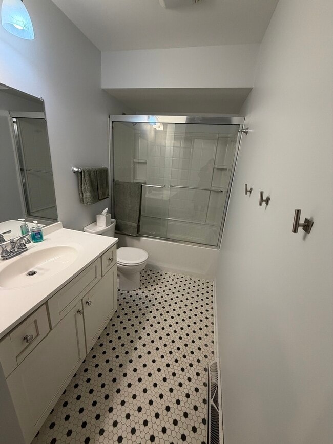 Building Photo - 1388 Gardina Vista